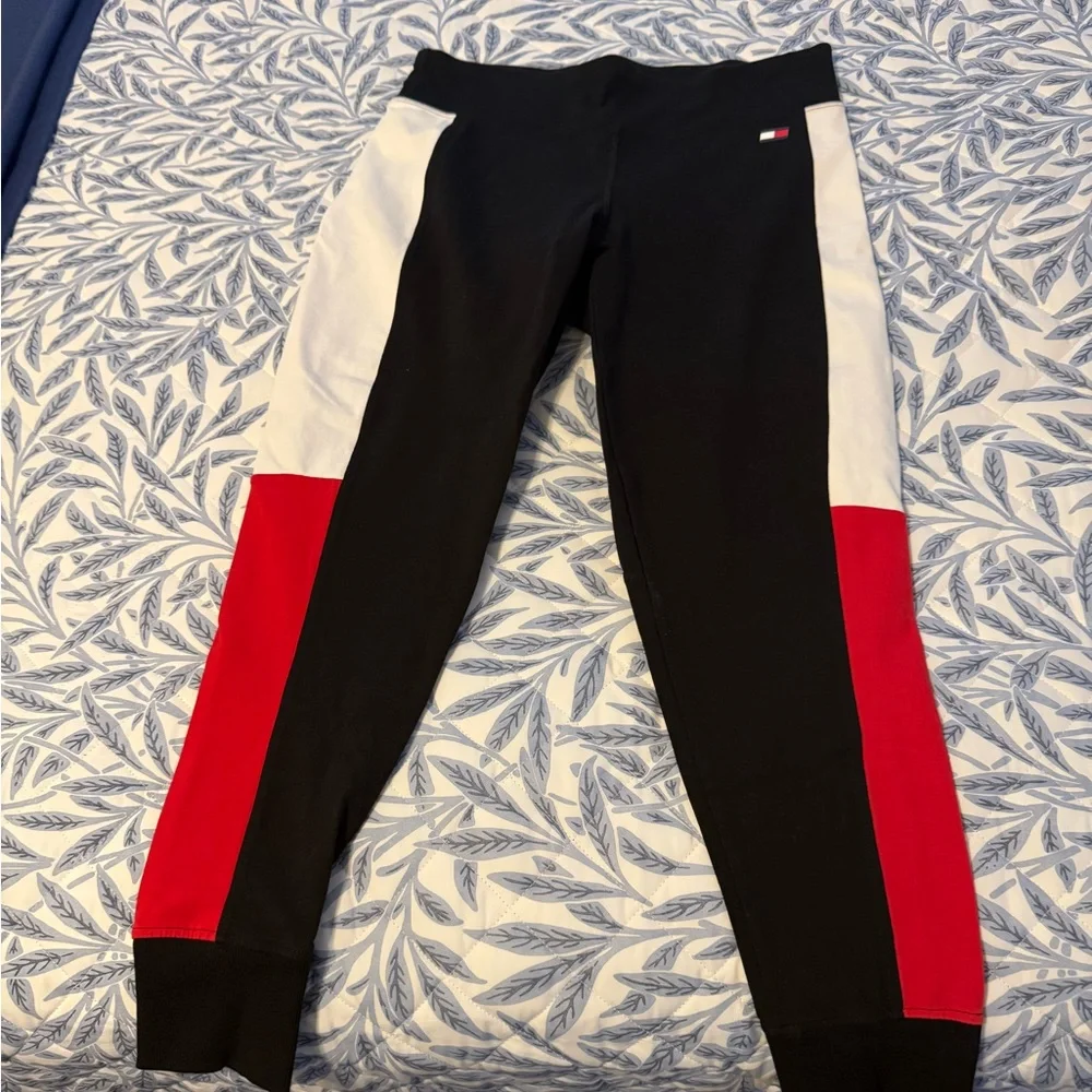 Tommy Hilfiger Women’s Black, Red & White Leggings❗️ - Picture 3 of 10